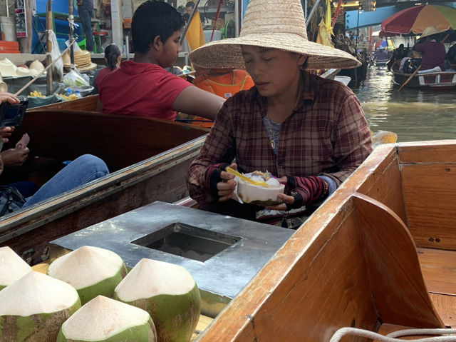 🚤 Floating Through Flavor—Bangkok’s Floating Market Experience