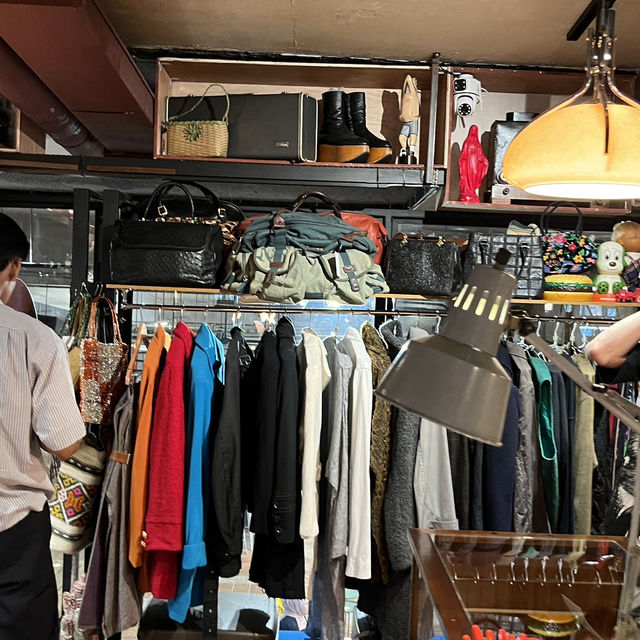 🎵 Vinyl Vibes at KLCC- Exploring KL’s Secret Record Shop