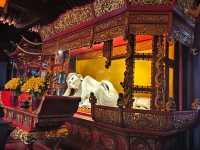 วัดพระหยกขาว Jade Buddha Temple