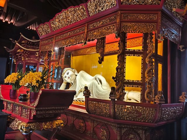 วัดพระหยกขาว Jade Buddha Temple