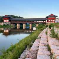 A Twilight Stroll on Woljeonggyo Bridge