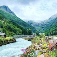 Exploring the Ice Wonders of Buarbreen