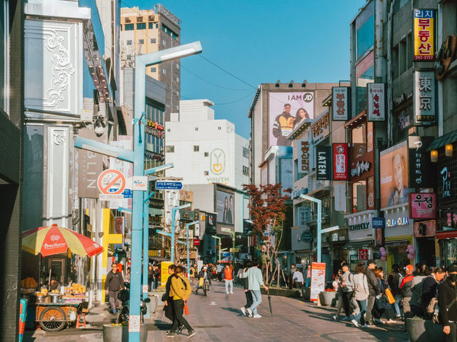 ถนนช้อปปิ้งนัมโพดง (Nampo-dong Shopping Street) ถนนช้อปปิ้งนัมโพดง (Nampo-dong Shopping Street)