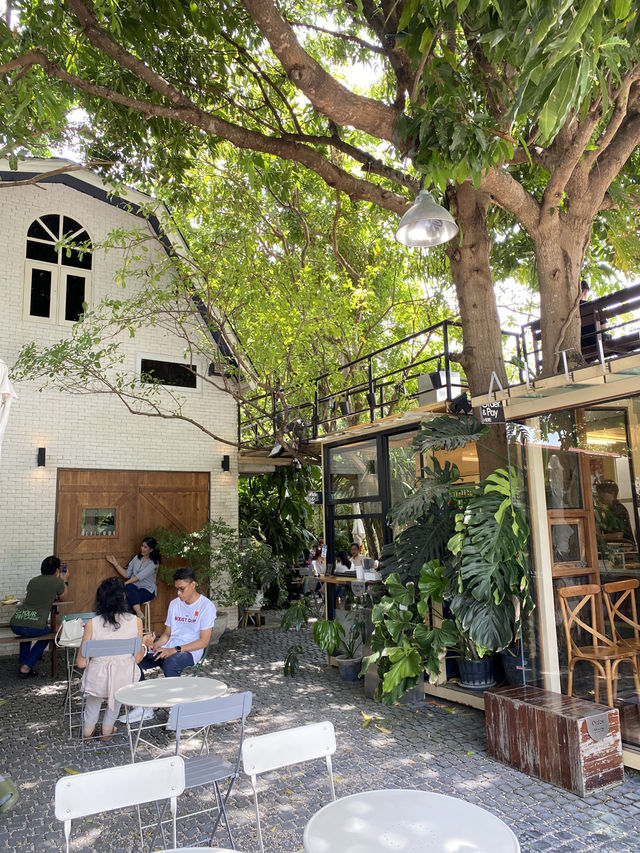 รีวิว Altitude Cafe Bangsaen – คาเฟ่เปิดใหม่สายชิล