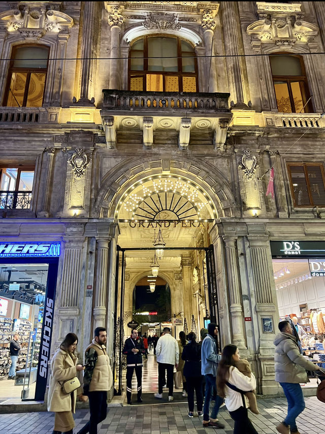 🌇 Magic Hour in Istanbul — An Evening Stroll Through the City