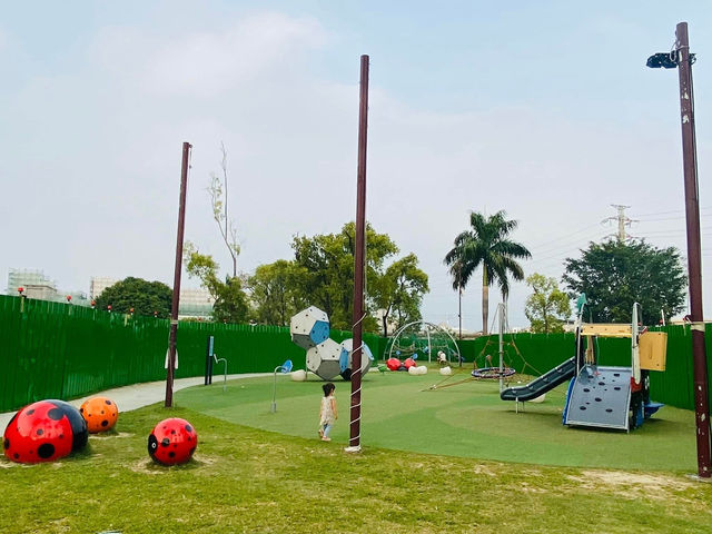 屏東縣民公園 好玩免費景點 遛小孩Fun到沒電