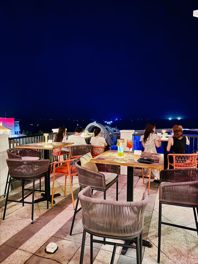 🌃 Ending the Day with a View at Cielo Rooftop Bar