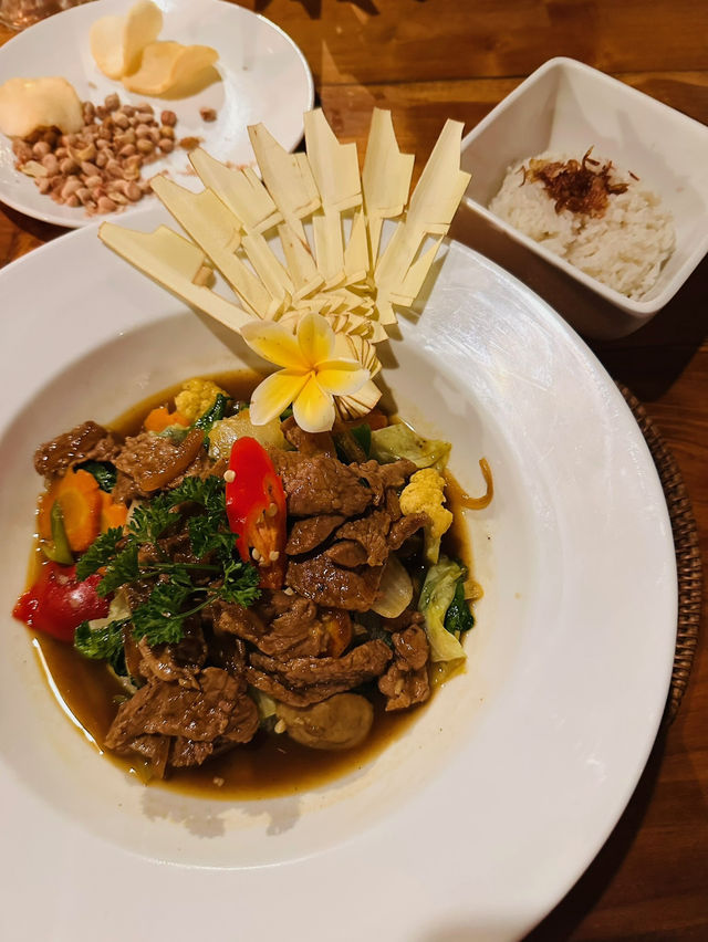 Candlelit Charm at Miro’s Garden, Ubud 🌿🍴 Candlelit Charm at Miro’s Garden, Ubud 🌿🍴