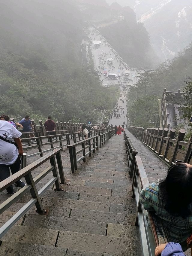 Гора Тяньмэнь прекрасна даже в тумане! Гора Тяньмэнь прекрасна даже в тумане!