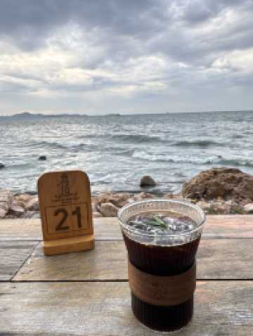 Lighthouse Bay พัทยา จุดเช็คอินชิลริมทะเลแบบคูลๆ