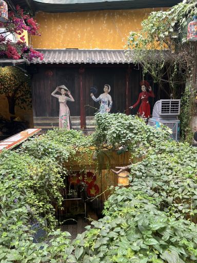 ベトナム】ハノイで見つけた隠れ家。リサイクルアートがオシャレすぎる