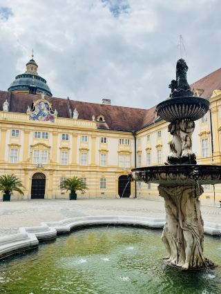 A complete one-day tour guide to Melk Abbey, Austria 📸 Danube River cruise exploring the valley ￼ Visit one of the world's most beautiful libraries