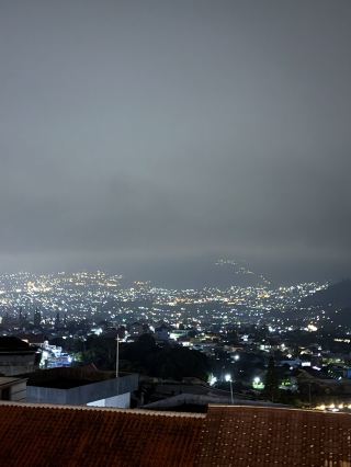 Budget Hotel in Batu with Mountain View