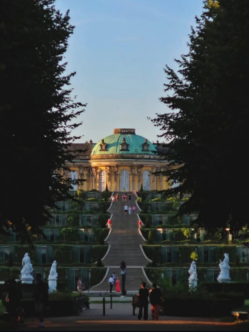 Berlin Day Trip: Escape to the Fairytale Beauty of Sanssouci Palace 🌿🏰
