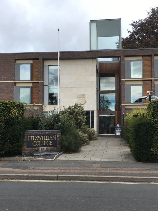 Cambridge College Tour: A Walk Through History & Prestige 🎓🏛️