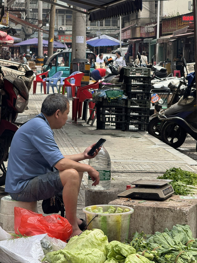 Bamboo, Baijiu & Burnin’ Noodles: 4 Flavor-Packed Days in Yibin 🌶️🎍