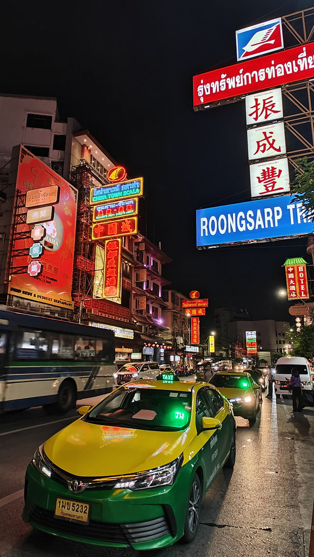 Late-Night Bites in Bangkok’s Chinatown: A Street Food Paradise 🍜🌙
