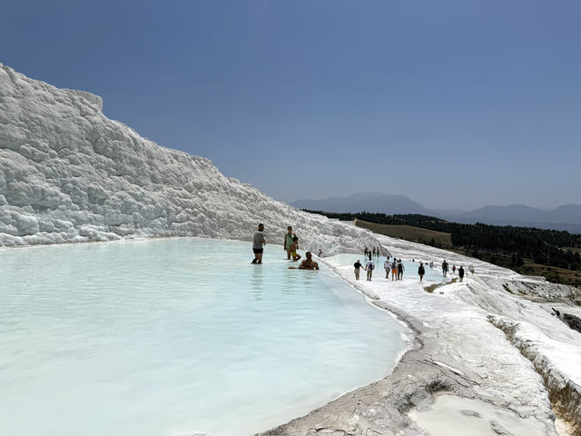 絶景！自然が創り出した白と青の世界