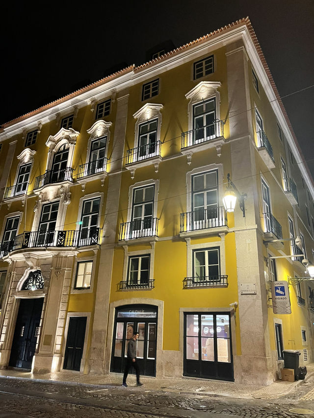 🍴 Lisbon: Food, Streets & Colorful Vibes 🍴 Lisbon: Food, Streets & Colorful Vibes