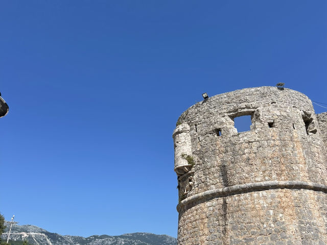 🌊 Budva: Beaches, Old Town & Adriatic Vibes 🌊 Budva: Beaches, Old Town & Adriatic Vibes