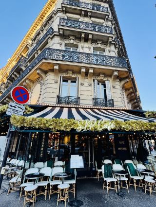 ✨ Cozy Coffee Stop in Paris – Sip Café Babylone ✨