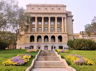 Amiskwacîwâskahikan: จิตวิญญาณที่ยังมีชีวิตอยู่ของประเพณีแห่งเอดมันตัน 🇨🇦🪶