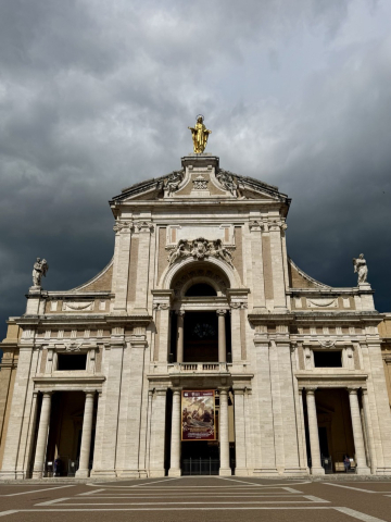 聖フランチェスコの息吹を感じる場所、平和の街アッシジ（Assisi）へ