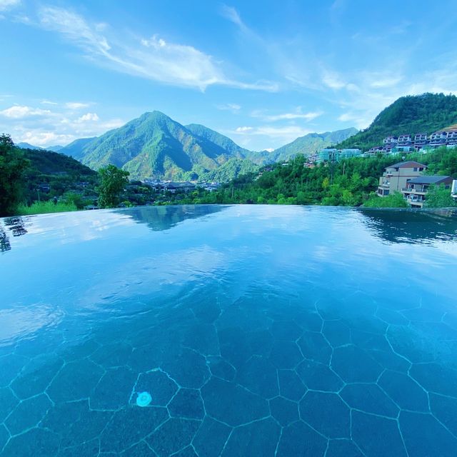 🧳 ESCAPE TO PARADISE‼️ THE VACATION U NEED 😇