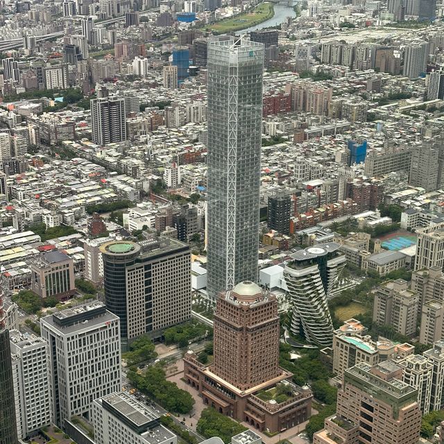 The view from the top of Taipei 101 🏙️ 