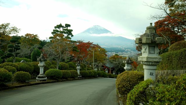 環繞富士山遊覽