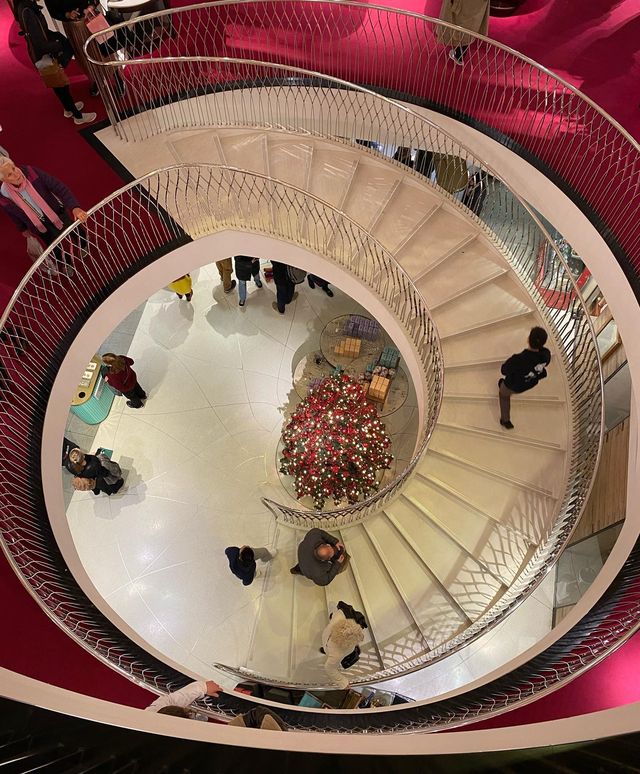 倫敦的冬天真的來了 聖誕季路過Fortnum & Maso