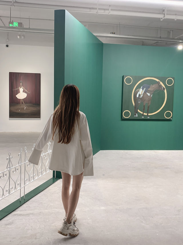 魔都看展外灘三展連看香港路百空間