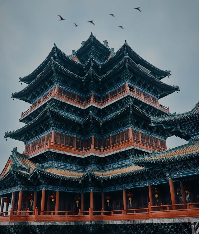 “絕頂樓荒舊有名，高皇曾此駐樓旌”閱江樓盡顯皇家氣派