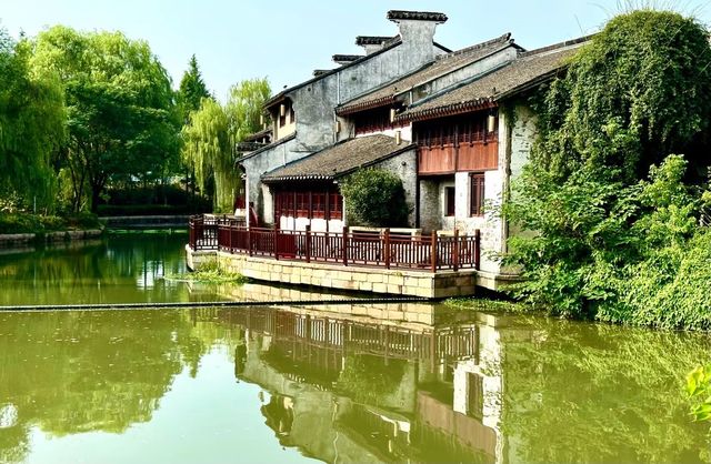 古鎮即酒店，公園是它家花園