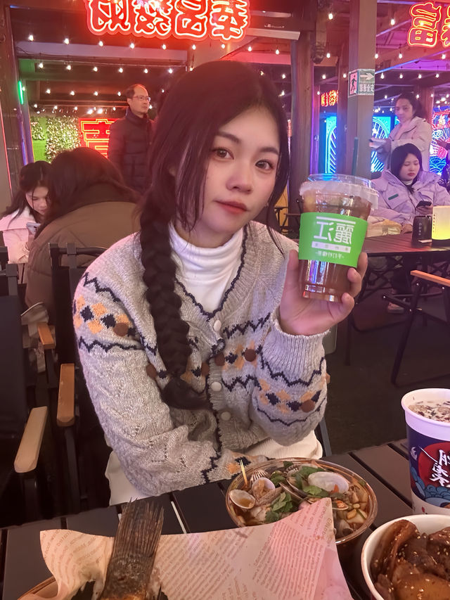 麗江|超愛逛這個氛國感十足的小吃夜市