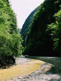 巫山深處，天路下莊，世外桃源