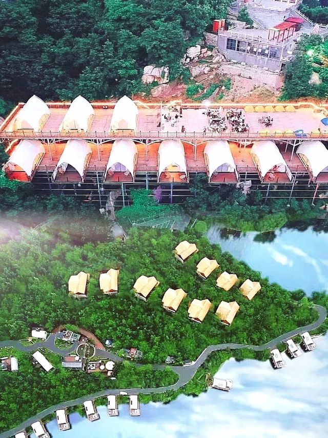 發現避暑天堂，藏在雲朵裡的民宿