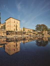 Tuscan Treasure: Castello di Casole's Enchanting Escape 🏰✨
