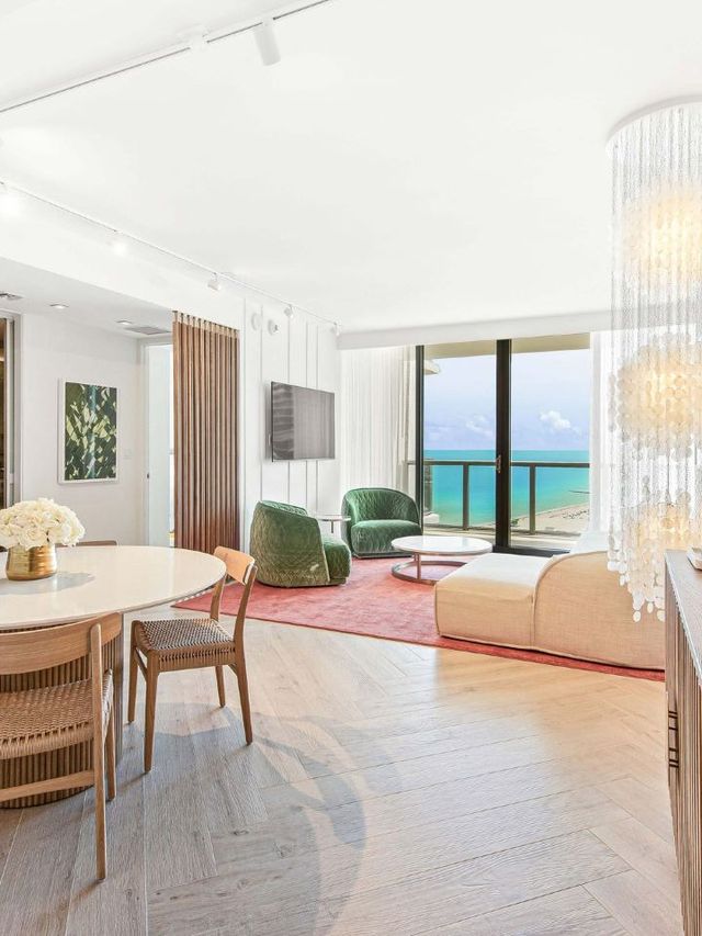 🌴 Miami Magic: W South Beach's Coastal Charm 🎾