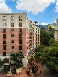 🌟 Medellin Marvel: Luxe Comfort at Park10 🌟