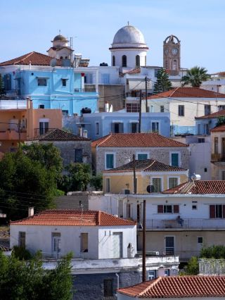 🌟 Greek Elegance & Sea Views: Amanzoe's Top Perks 🌊