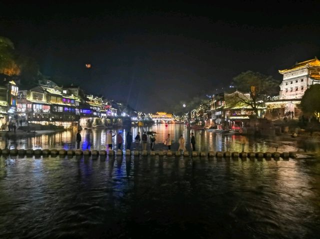 Caching Foenix Feathers: Night Walk through The Fenghuang Ancient City