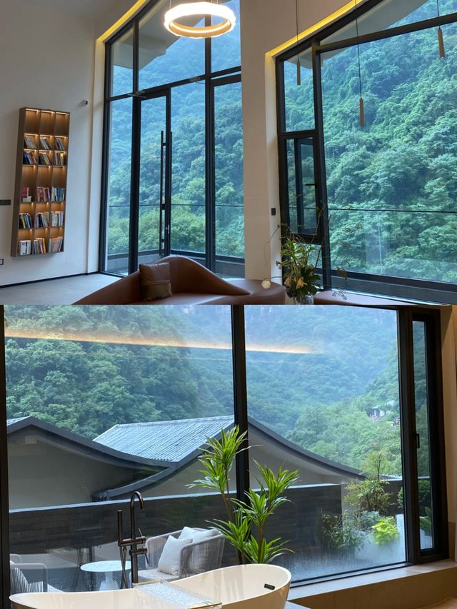 藏在雲溪山林裡的酒店。