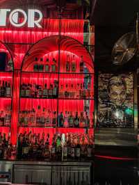 Director Bar by KW。