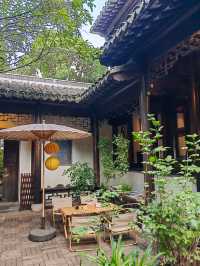 吃小籠包逛古鎮，上海人真的太 chill 了。