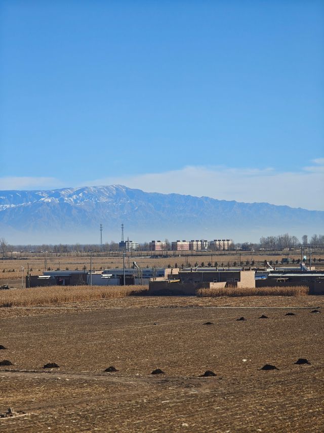 敦煌到張掖最美的風景的路上祁連雪山太震撼了