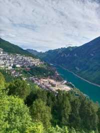 【龔灘攬山民宿：住進山水畫中的極致體驗】