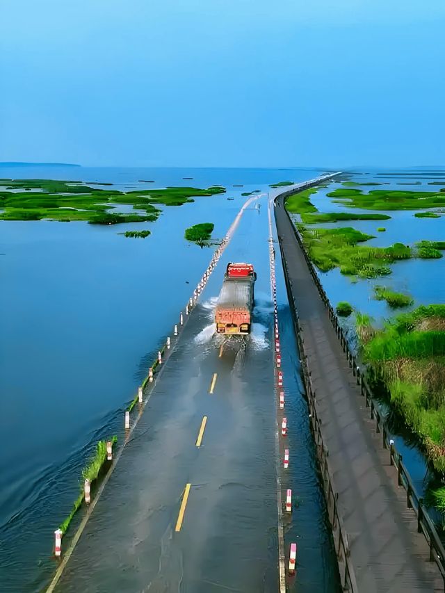 千與千尋—中國最美水上公路