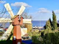 Catch The Sunshine on Cleethorpes’ Charming Beachfront 