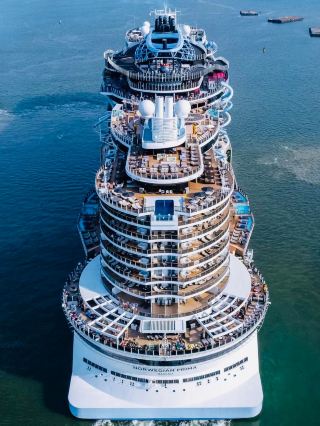 17-Day Luxury Cruise to 5 Nordic Countries & 13 Cities from Shanghai